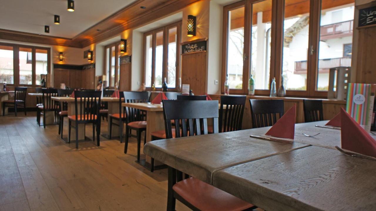 Hotel Heimfeld Restaurant Cafe Garching an Der Alz Exterior foto